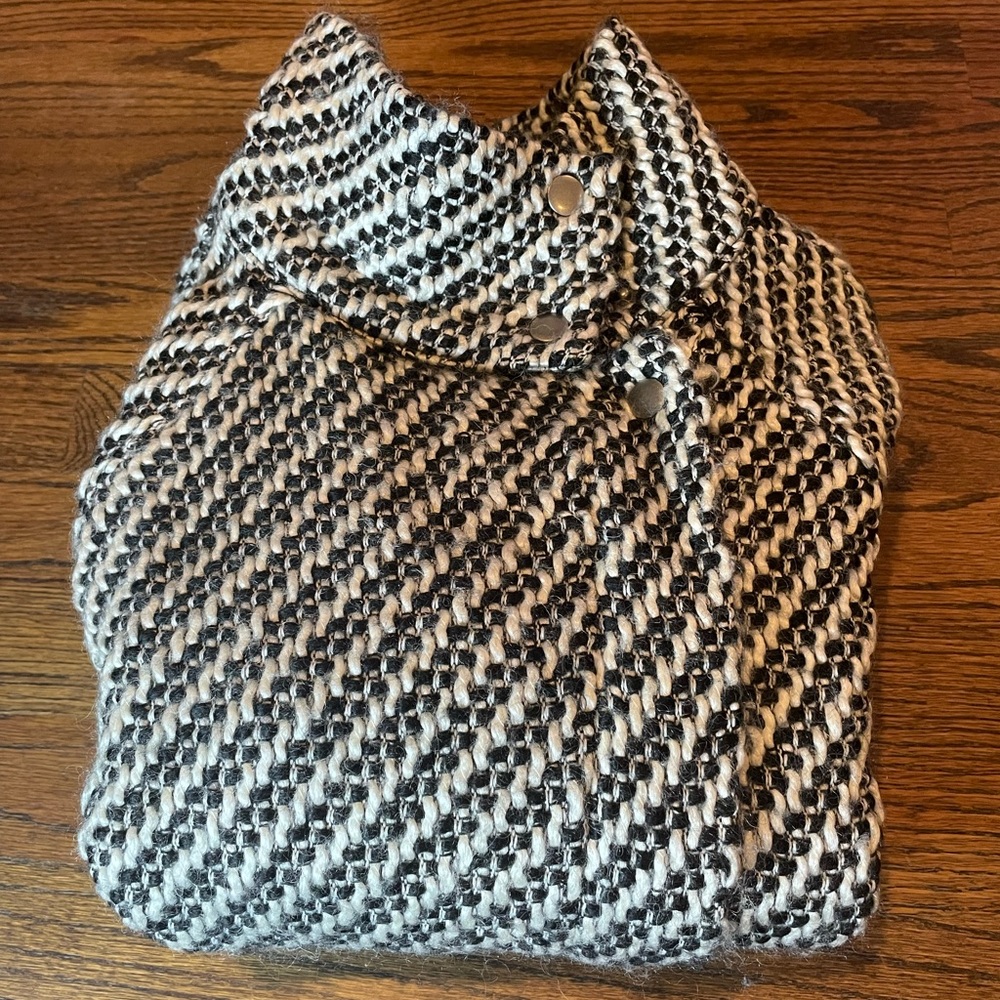 Second Female XS Jacket - Picture 3 of 5
